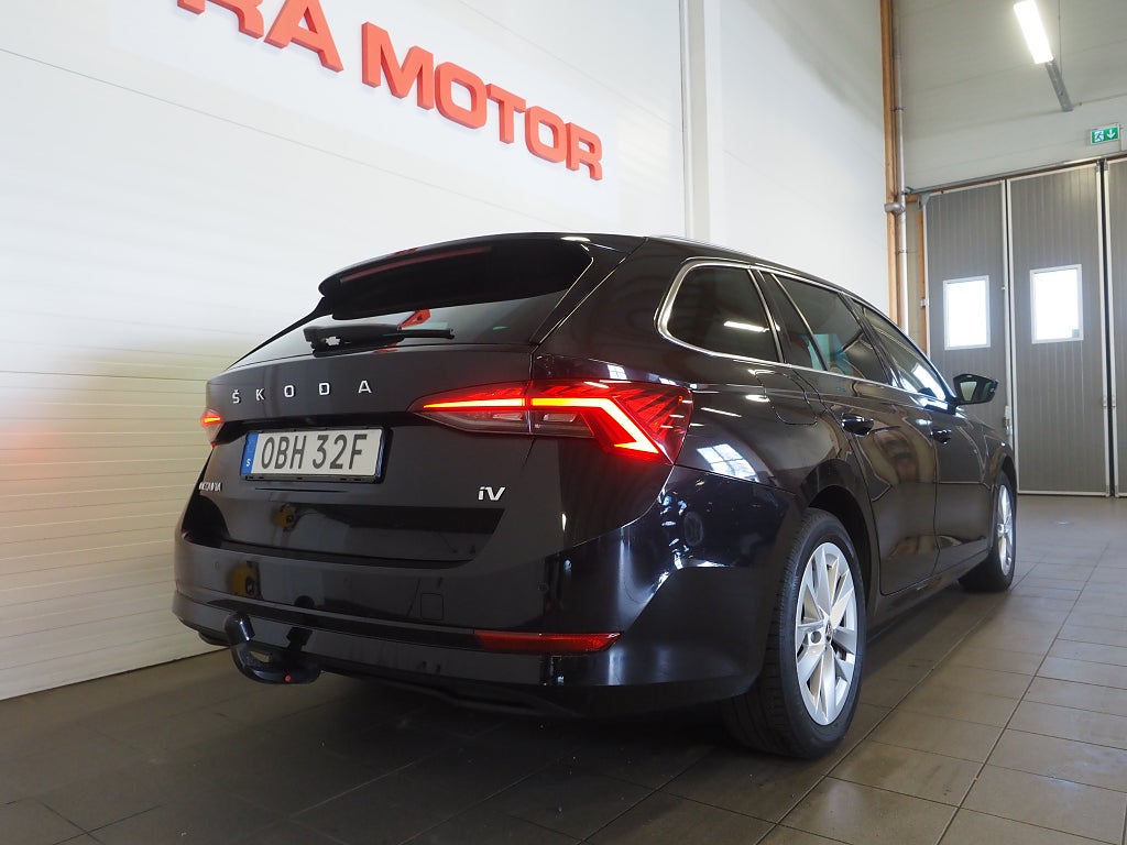 Skoda Octavia iV 204hk DSG PHEV Style | Drag | Backkamera | Värmare | 2022