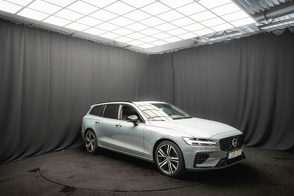 Volvo V60 Recharge T6 AWD R-Design PANO DRAG H/K 360° 1-ÄGARE