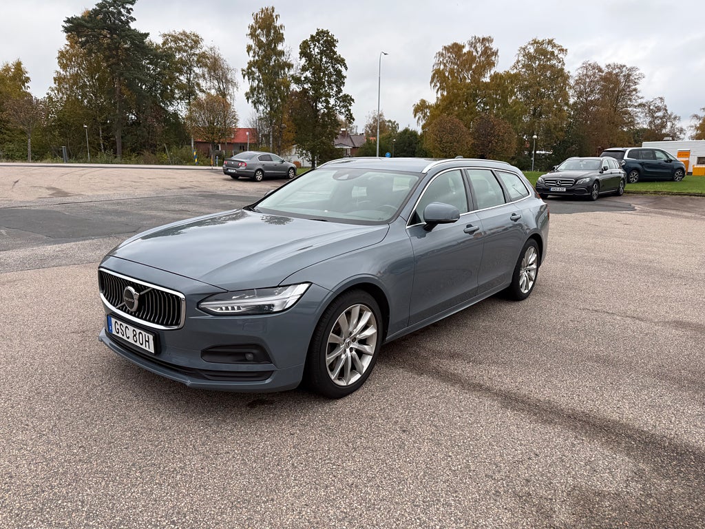 Volvo V90 B4 Momentum Advanced SE  Drag Gps Ny motor 