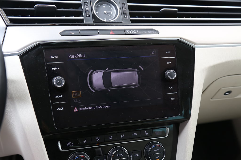 Volkswagen Passat Alltrack 2,0 TDI 190hk 4M Executive DSG Navi Skinn Värmare Drag