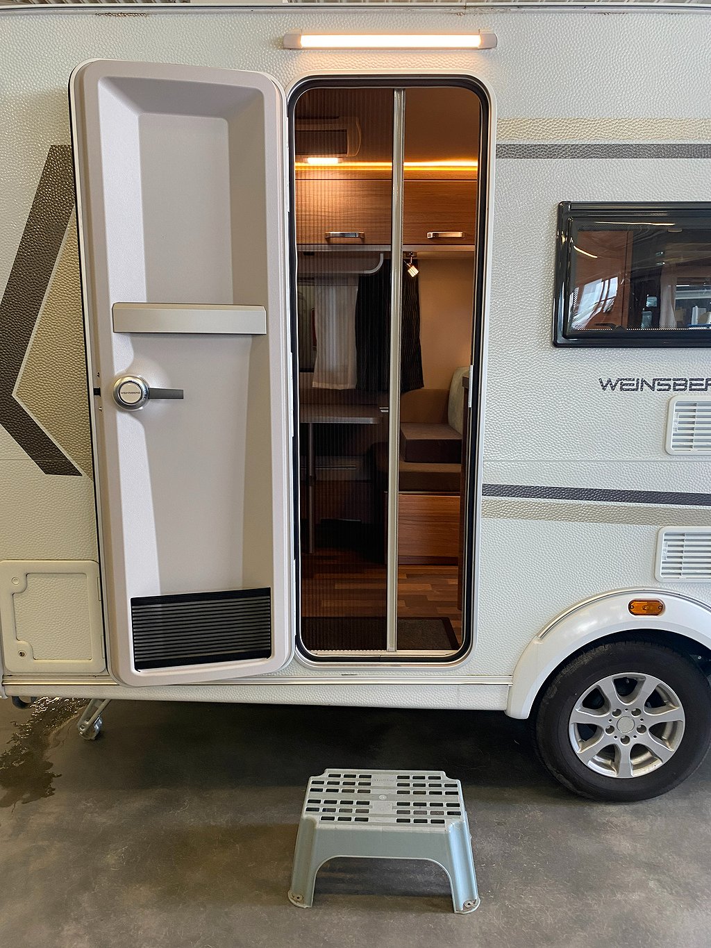 Weinsberg CaraOne 390 QD / Förtält / Elpatron / 1350kg - Weinsberg