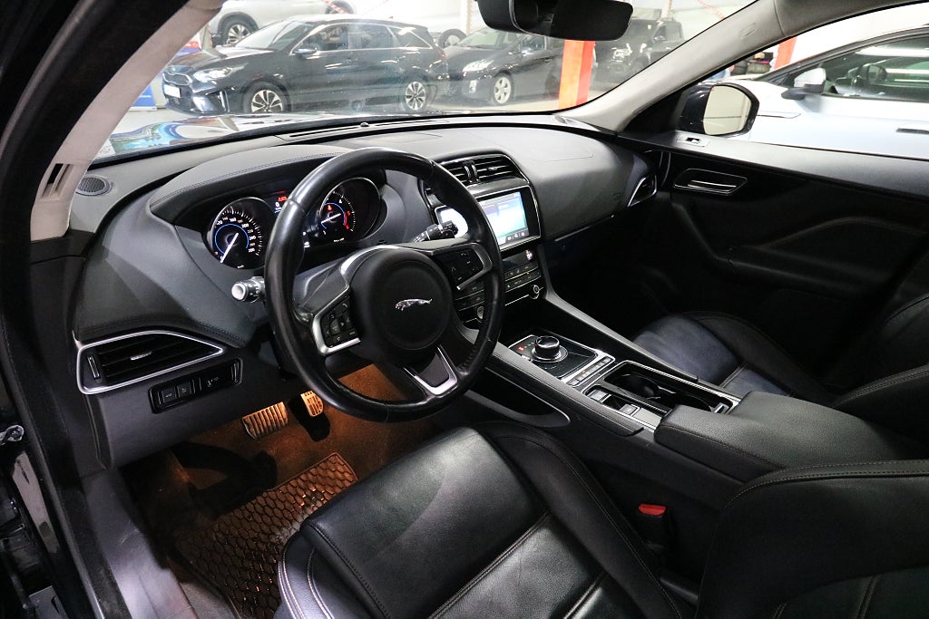 Jaguar F-Pace 2019 - miniatyr 8