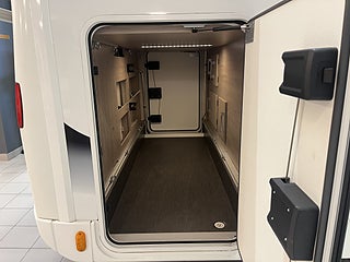 Husbil-halvintegrerad Kabe TMR X 780 LGB 9 av 26