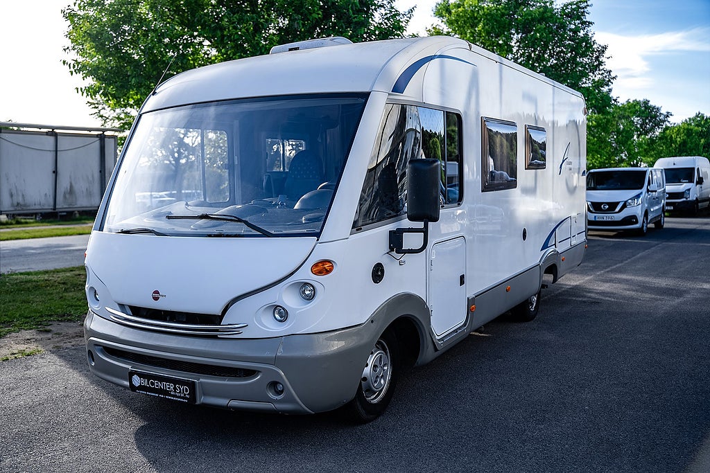 Bürstner aviano I684|2.8 JTD|SolCell|Markis|Taksäng|128hk