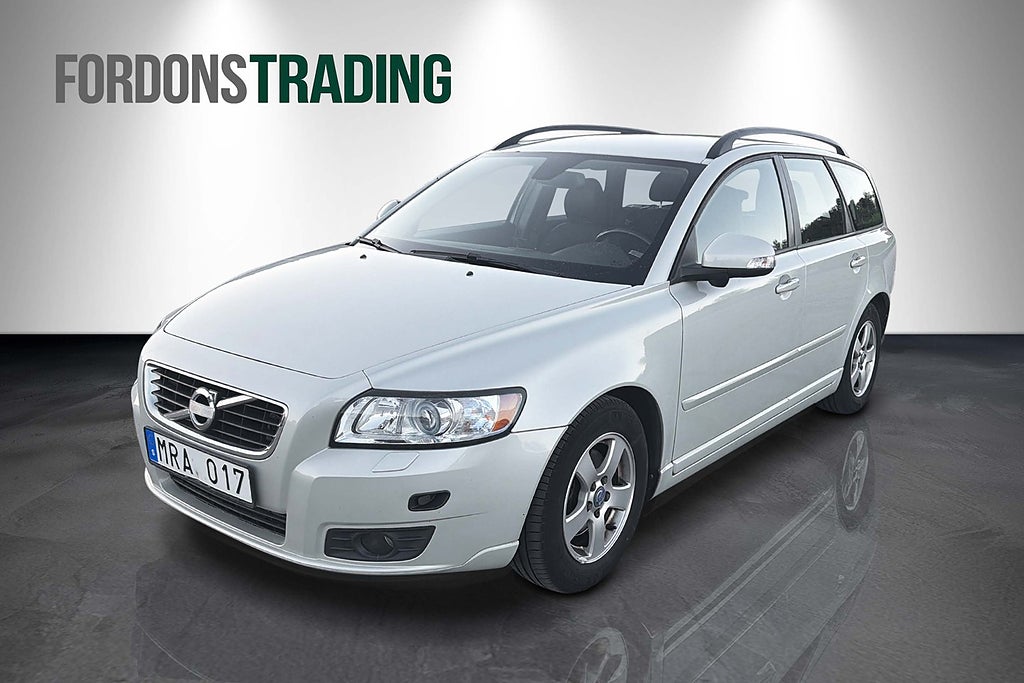Volvo V50 D2 Momentum BLIS Drag Välvårdad bil! 