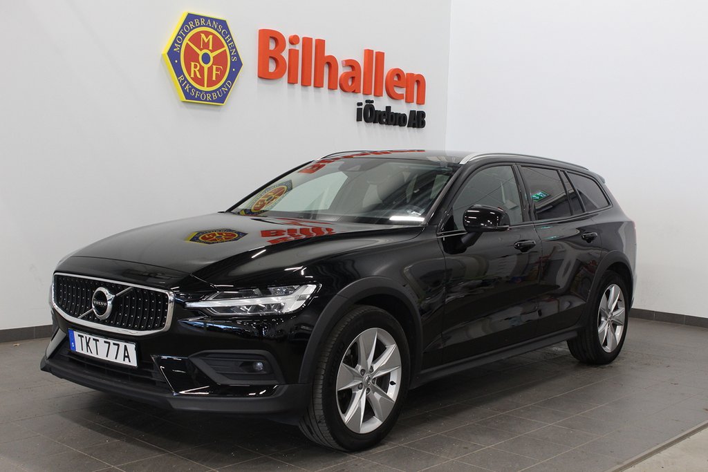 Volvo V60 Cross Country B4 AWD Momentum Drag Kamera Navi VOC