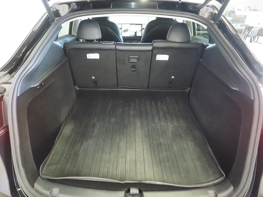 Tesla Model Y Performance 534hk | Dragkrok | Pano | Moms | 2022