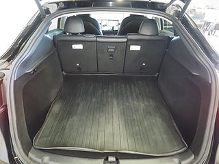 SUV Tesla Model Y 18 av 20