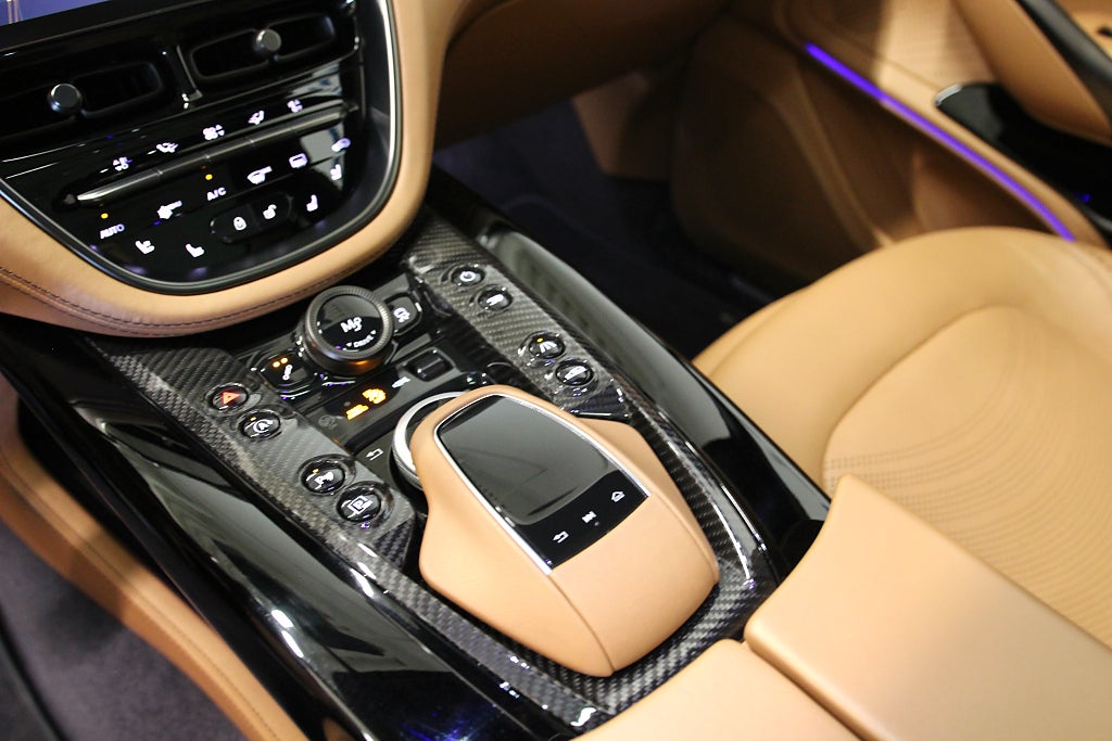 Aston Martin DBX 2023 - miniatyr 9