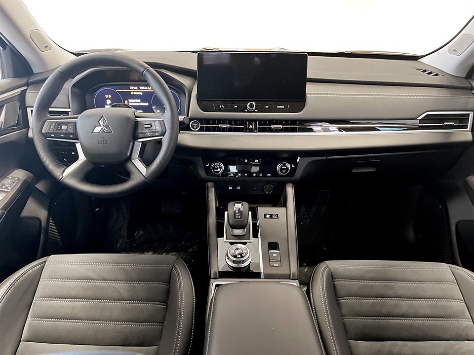 Bild på Mitsubishi Outlander Intense Edition PHEV 4WD - OMGÅENDE LEVERANS!