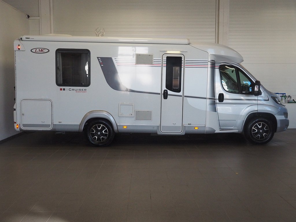 LMC Cruiser Comfort Line T 602 AC-bodel I Dragkrok I Solcell 2017