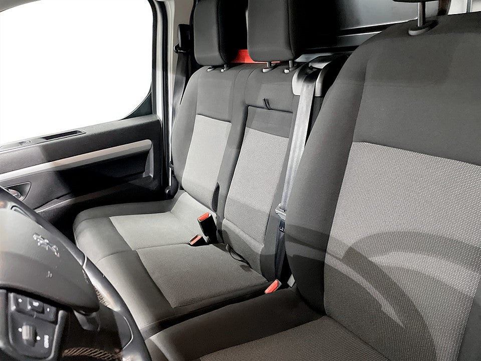 Bild på Peugeot Expert PRO+ 2.0 BHDi 145hk Aut L3 B-KAMERA DRAG