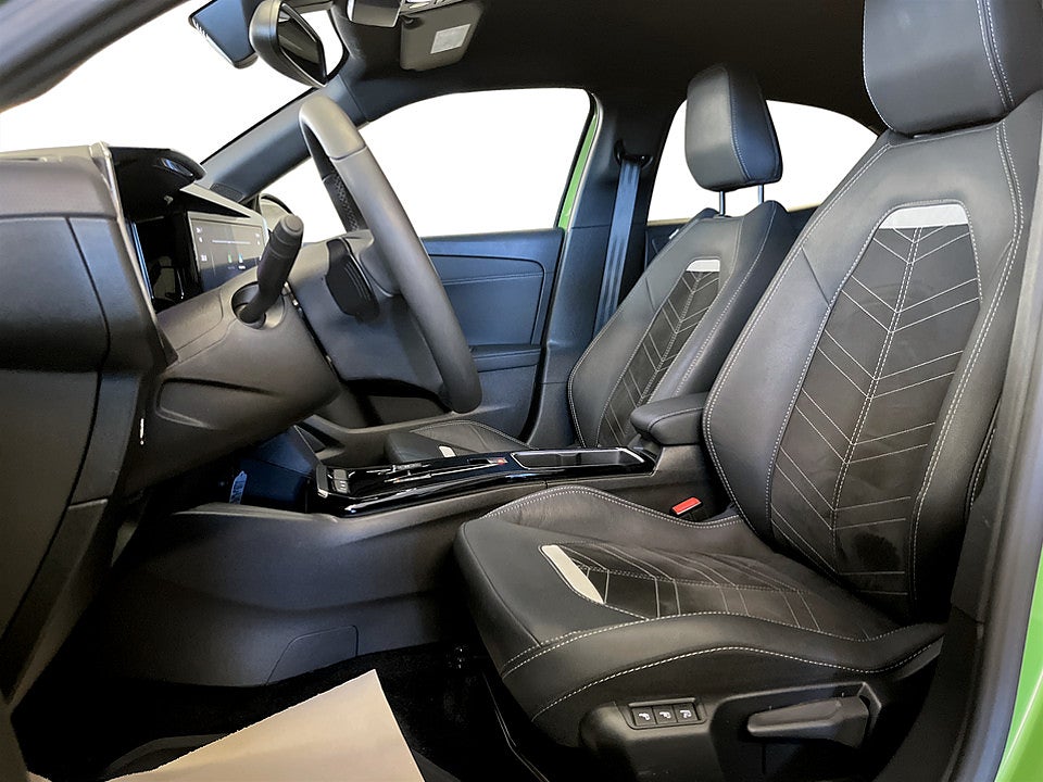 Bild på Opel Mokka Ultimate 1.2 PT 130hk Aut B-KAMERA CARPLAY