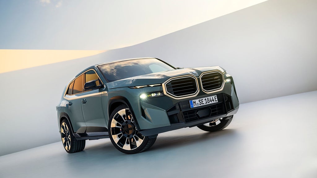 BMW XM har en V8-motor som kompletteras av ett batteri på 29,5 kWh. Foto: BMW