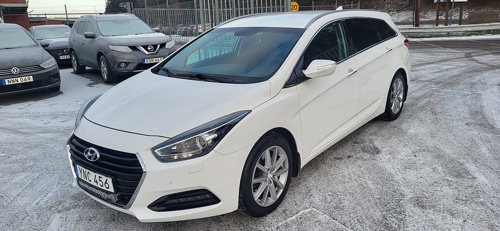 Hyundai i40 cw 1.7 CRDi DCT 141hk ComfortPlus Drag Nyservad 