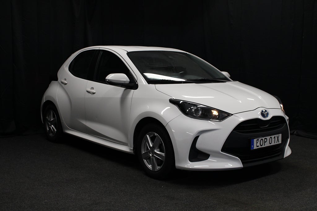 Toyota Yaris Hybrid CVT CarPlay|B-Kamera|S&V-hjul|Adaptiv-Fart|116hk