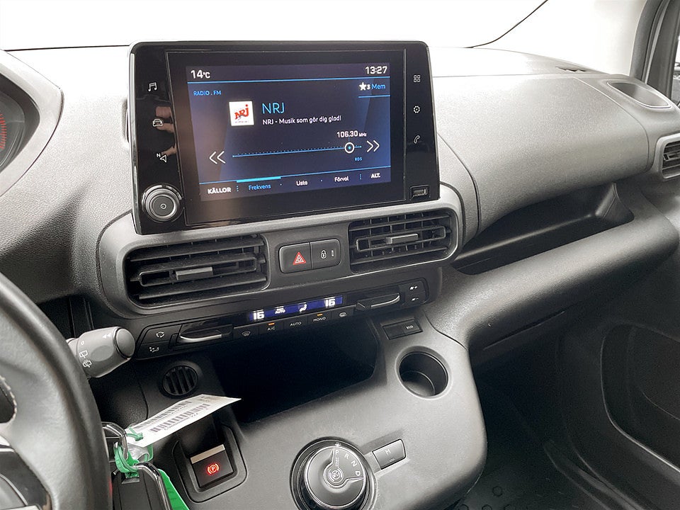 Bild på Peugeot Partner PRO+ 1.5 BlueHDi 130hk Aut L2 B-KAMERA CARPLAY