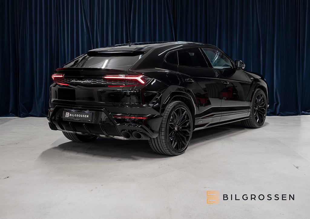 Lamborghini Urus SE Style-P Dark Carbon Adv 3D B&O Nero Helene 23” NY
