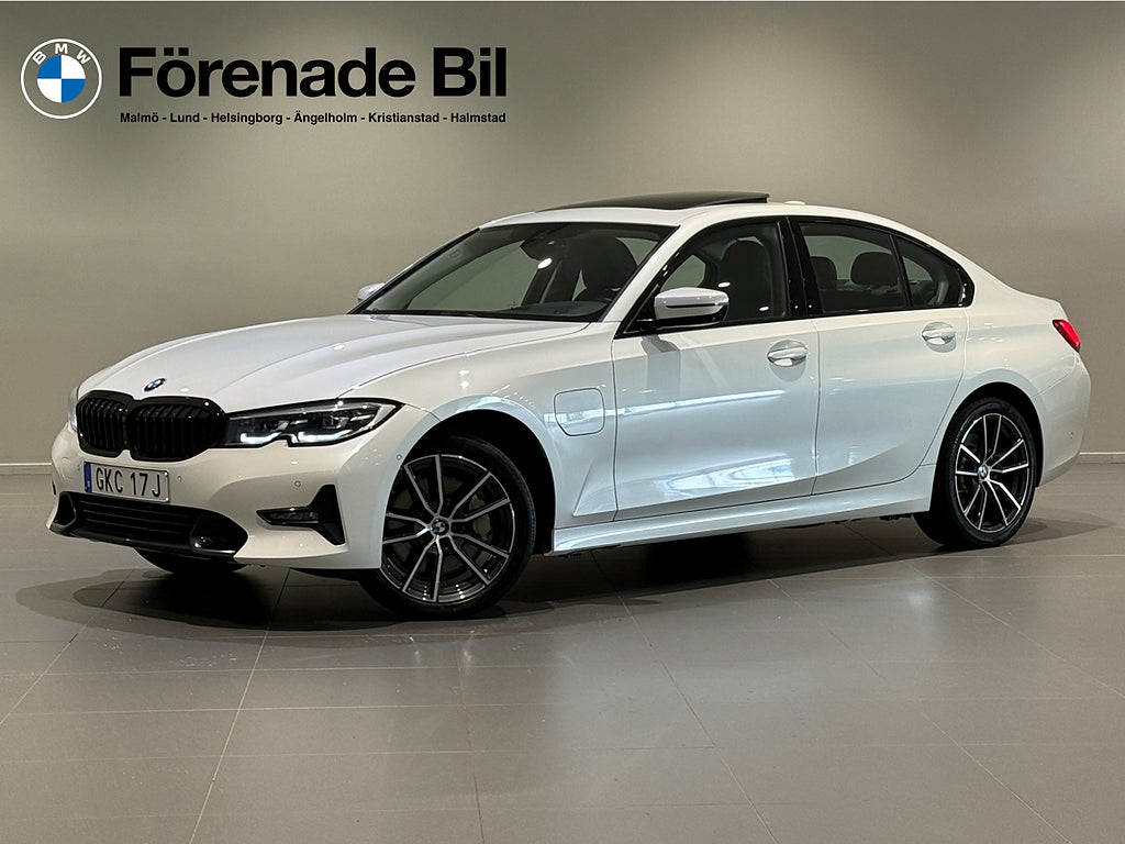 BMW 330e Sport Line Taklucka Glas Elstol m. minne HUD HiFi 18" 