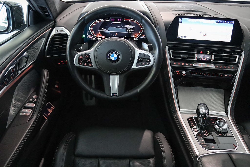 BMW M850i xDrive Gran Coupe B&W Kolfiber Panorama Soft Close