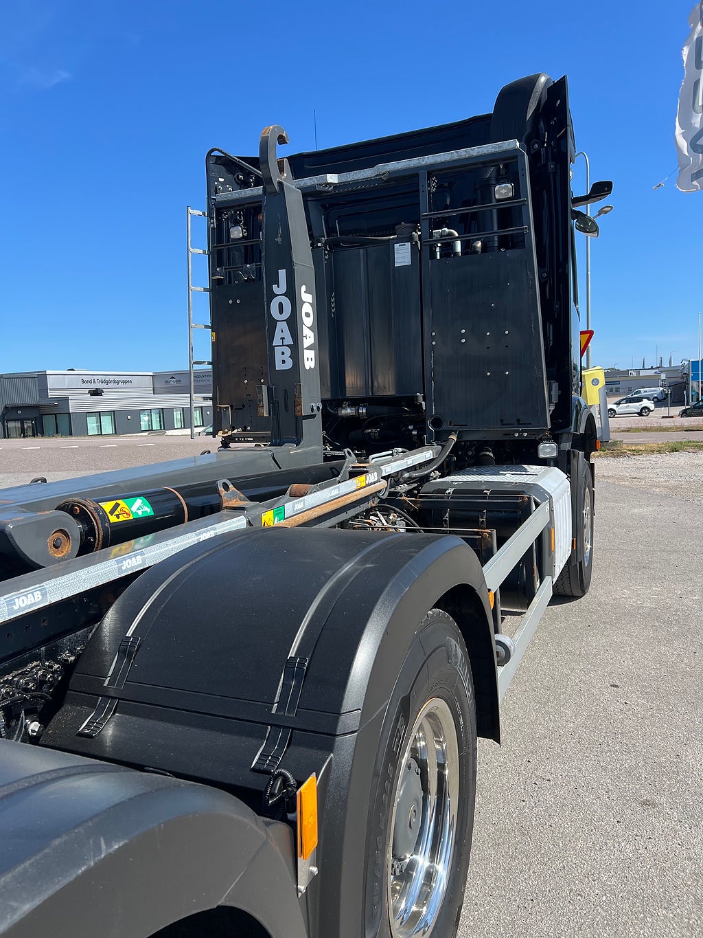 Mercedes-Benz Arocs 3251 Tridem Lastväxlare, Fullt Plogutrustad