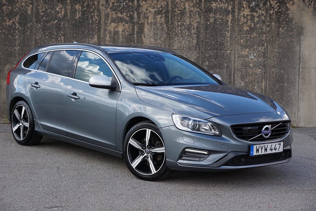 Volvo V60 T4 190hk R-Design|B-Kamera|Drag|Adaptiv-Fart|SE SPEC|
