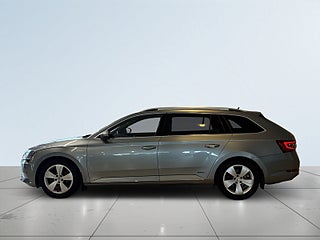 Skoda Superb Kombi 2.0 4×4 L&K Dragkrok Dvärm Canton Navi Kamera S&V – bild 4