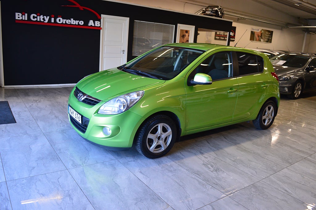 Hyundai i20 1.2 (77hk) / Låga Mil / Bluetooth / Nyservad & Ny Besiktad