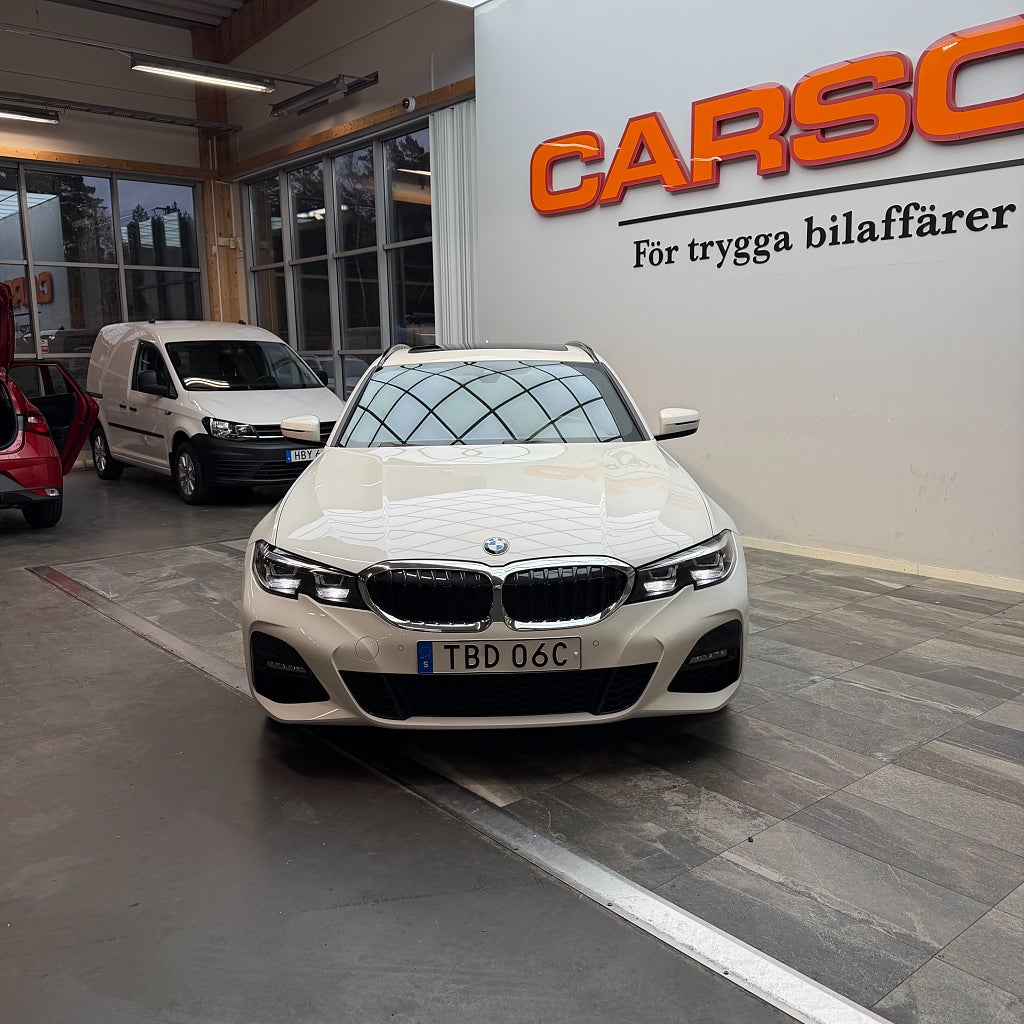 BMW 320d xDrive Touring M Sport Panorama Carplay P-sensorer