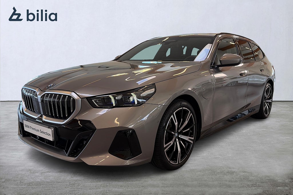 BMW 530e xDrive Touring M Sport H/K 360 Kamera Aktiv Fart. Drag