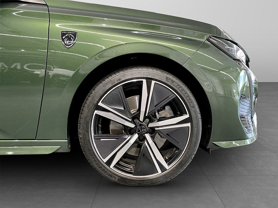 Bild på Peugeot 308 GT+ Hybrid 225hk Aut Dragkrok - DEMO