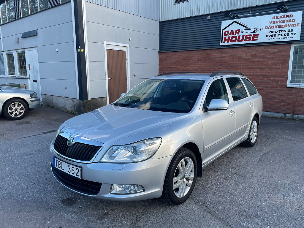 Skoda Octavia Kombi 1.6 TDI Elegance Euro 5/Drag/Ränta fr 1,95%