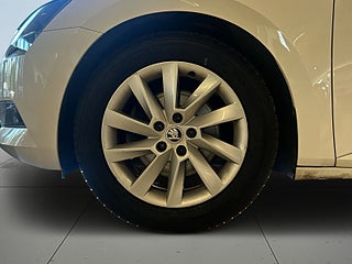 Skoda Superb Kombi 2.0 TDI 4×4 Business Style Drag Dvärme CANTON S&V – bild 14