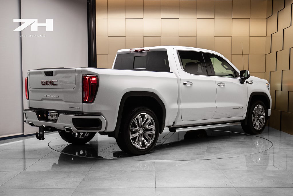 GMC Sierra Reserve Crew Cab / Pano / BOSE® / HuD / Vent. Säten