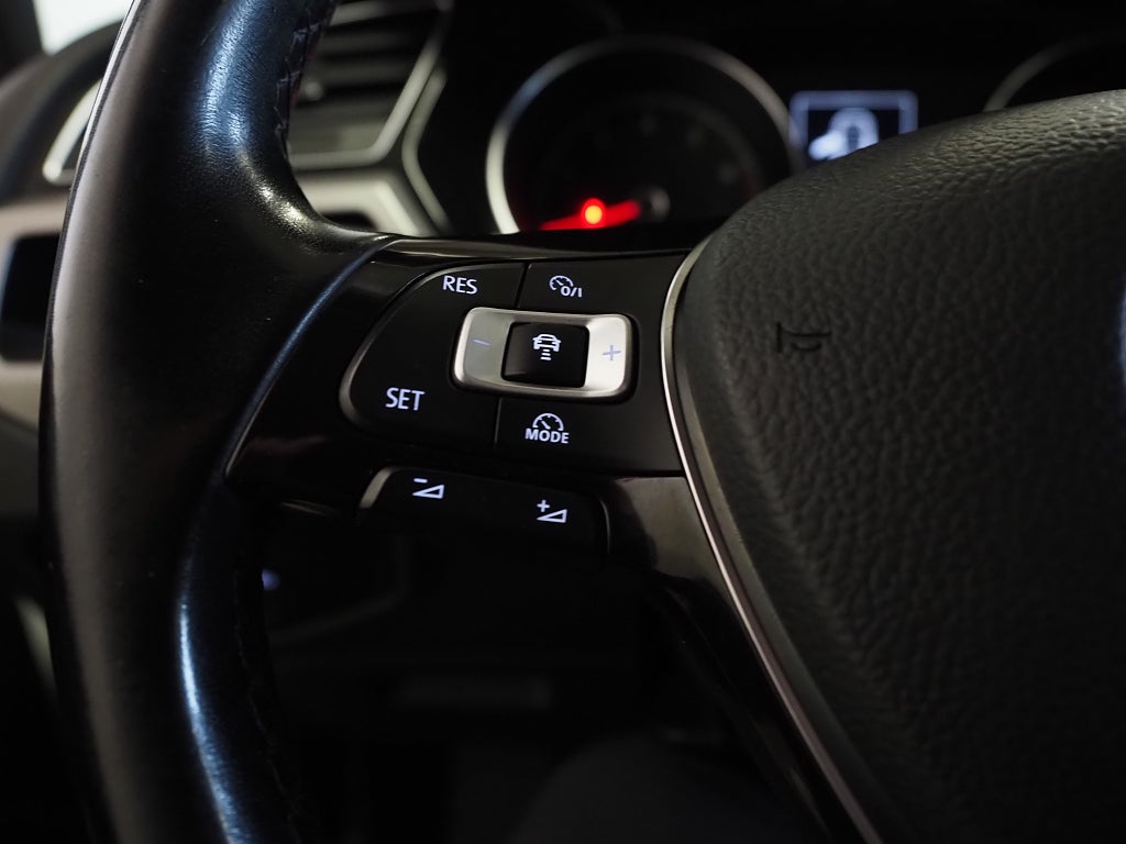 Volkswagen Touran 1.4 TSI 150hk DSG 7-sits | Drag | M&K