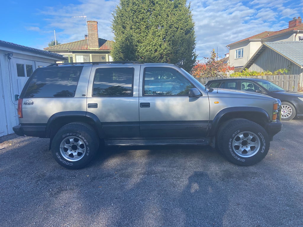 Chevrolet Tahoe 4-door 5.7 V8 4WD Hydra-Matic Drag 3000kg