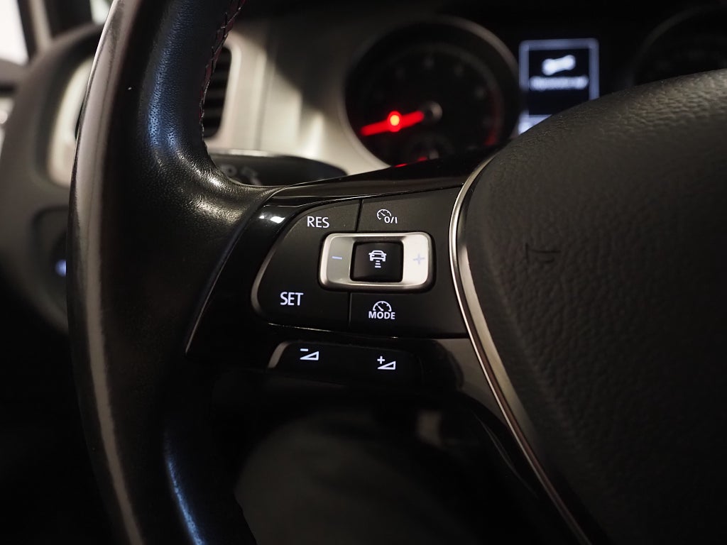 Volkswagen Golf Sportscombi 1.2 TSI 110hk Parkeringssensorer 2017