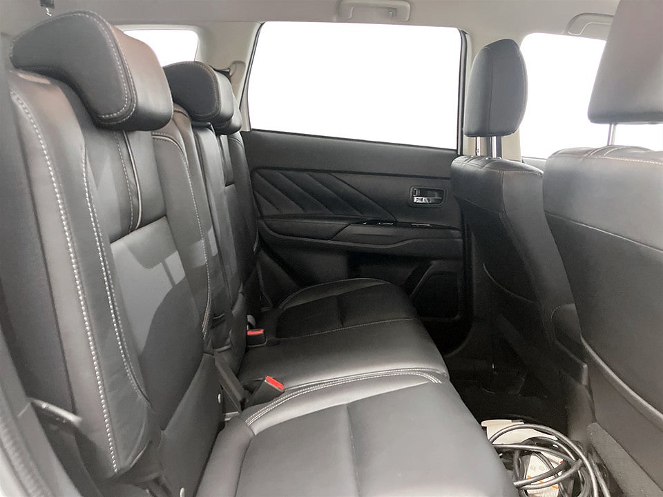 Bild på Mitsubishi Outlander Business PHEV 203hk Aut 4WD DRAG B-KAMERA ELSTOL
