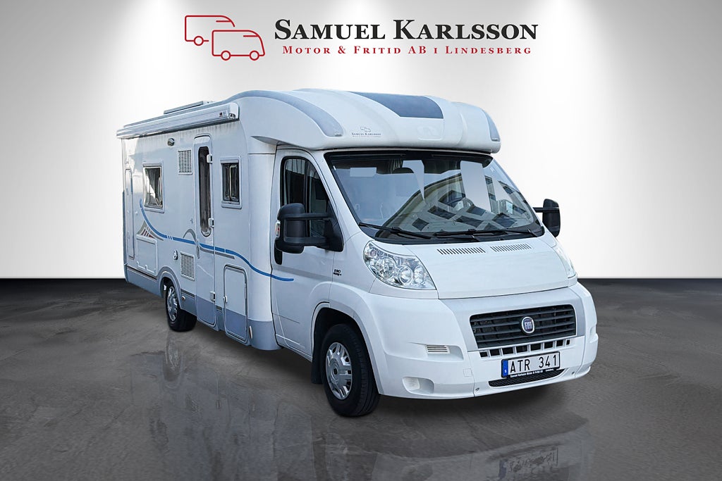 Adria Coral S 680 ST 2.3L Manuell B-kort | Solcell | Ugn | Backkamera