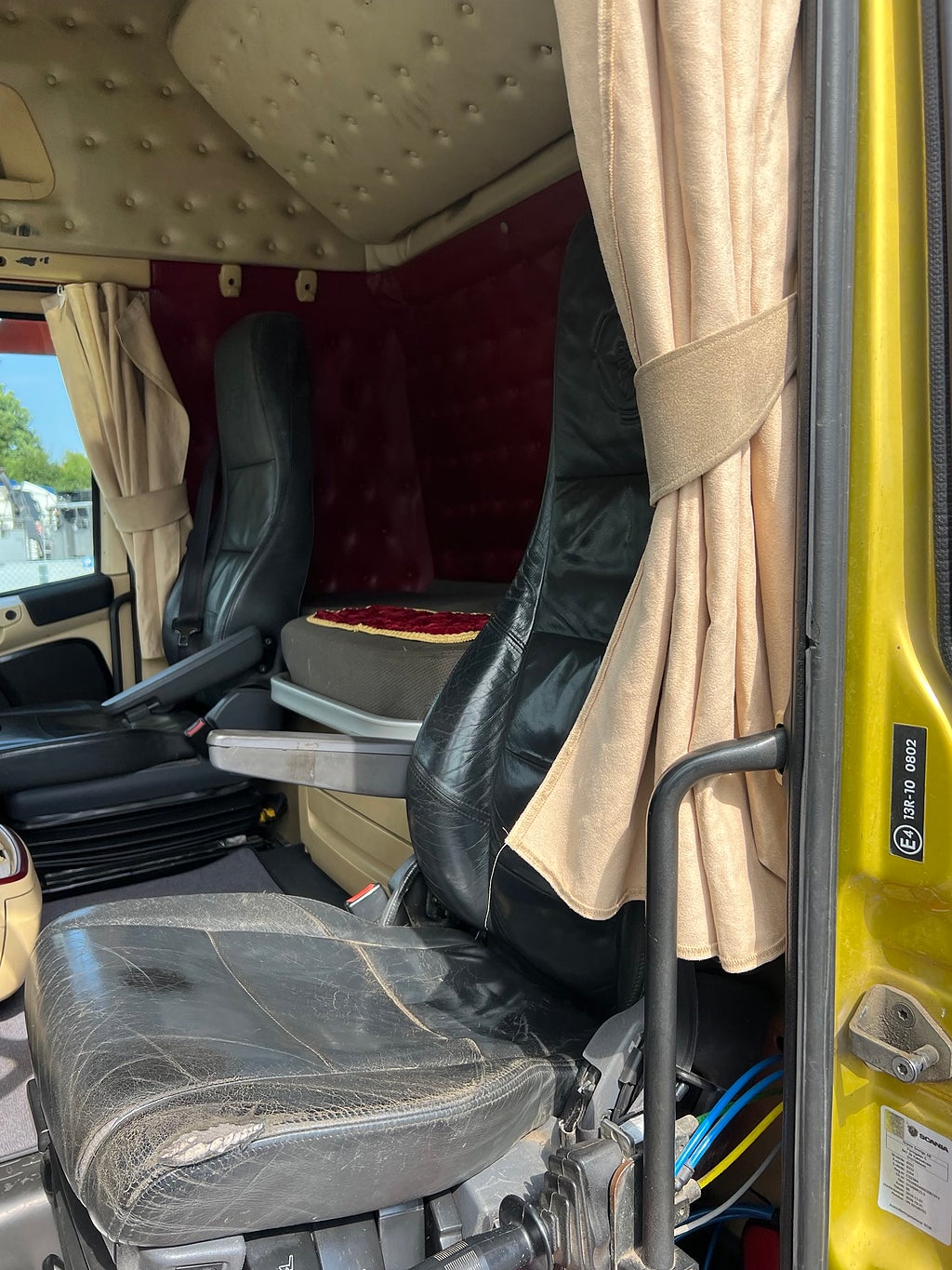 Scania R560 V8 6x4 Tandem, Lastväxlare