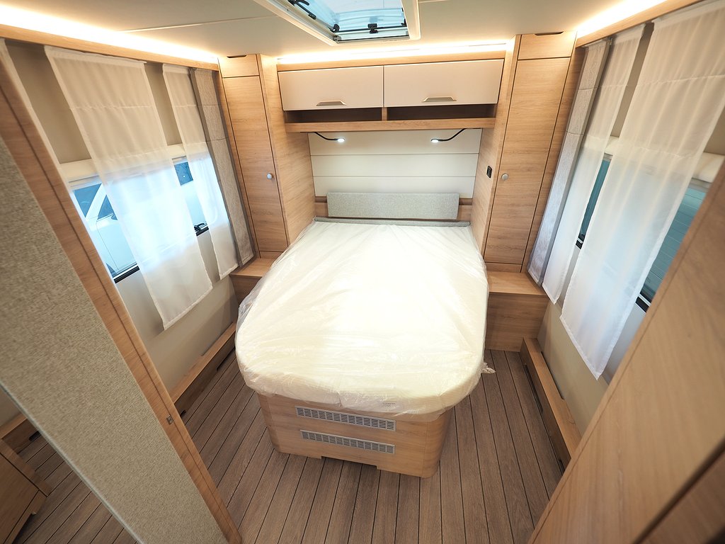 Knaus Südwind 650 UX 60 Year ALDE I Queenbed I 3,99% Ränta 2023