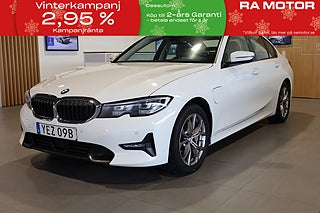 Sedan BMW 330e 1 av 24