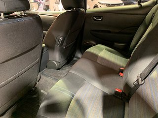 Halvkombi Nissan Leaf 15 av 23