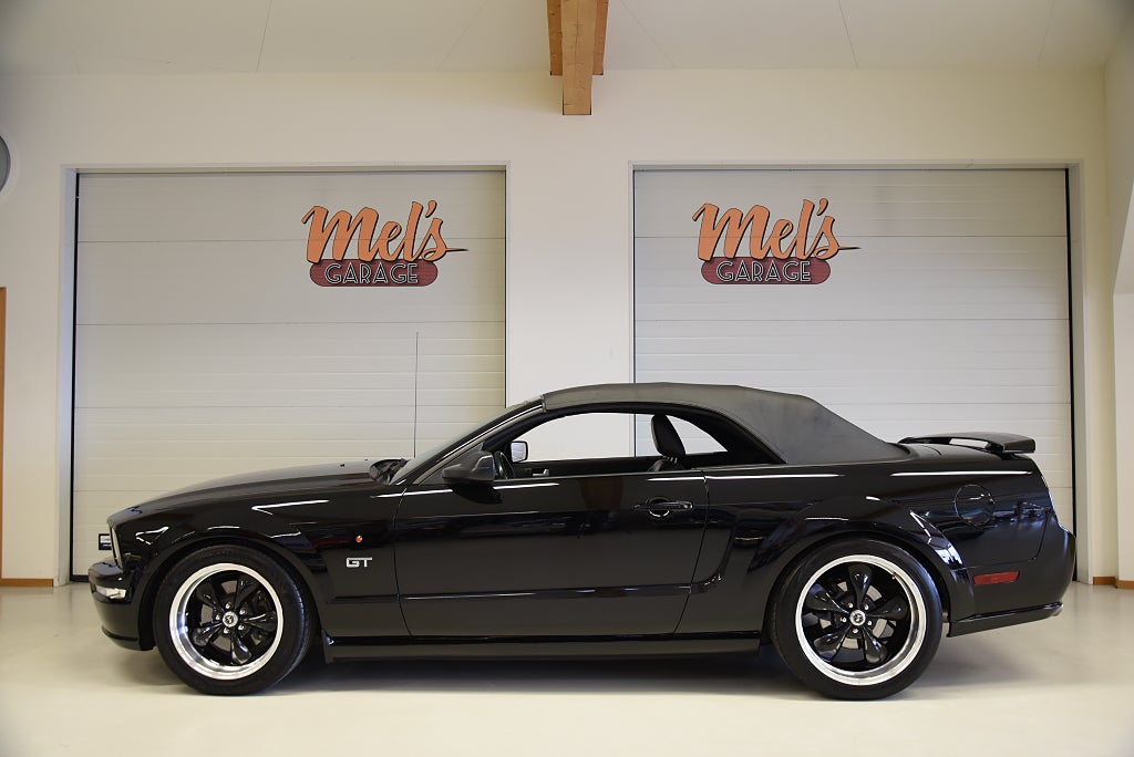 Ford Mustang GT Convertible V8 4,6L 300hk 5 vxl automatlåda Välskött