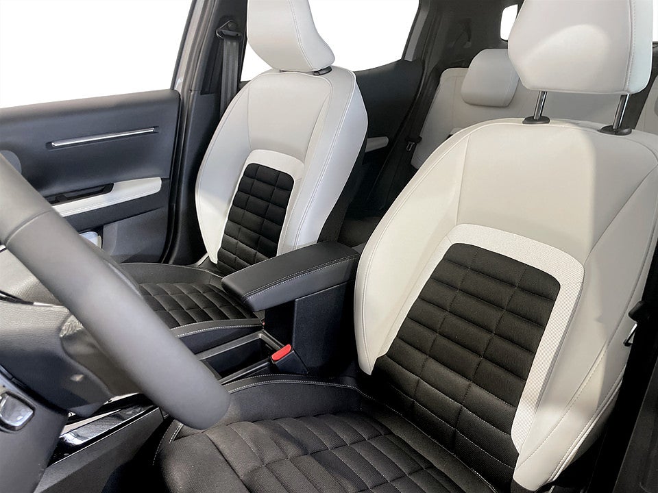 Bild på Citroën C3 Aircross Plus Hybrid 145hk - DEMO