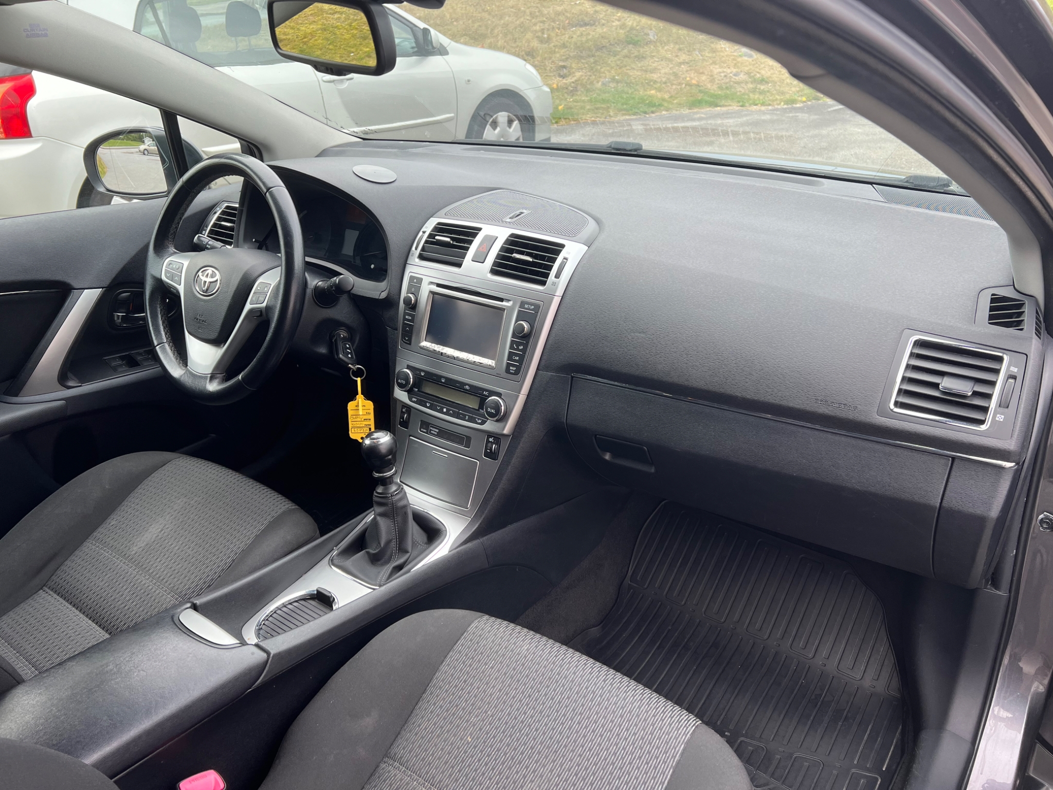 Toyota Avensis 2013, kuva 6/42