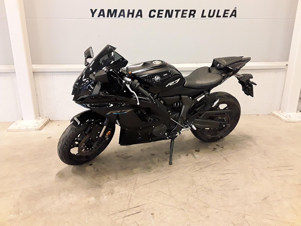 Yamaha YZF-R7 