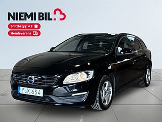 Volvo V60 D4 AWD Aut Värmare Ccokpit Farthållare Nyserv Psens S&V – bild 1