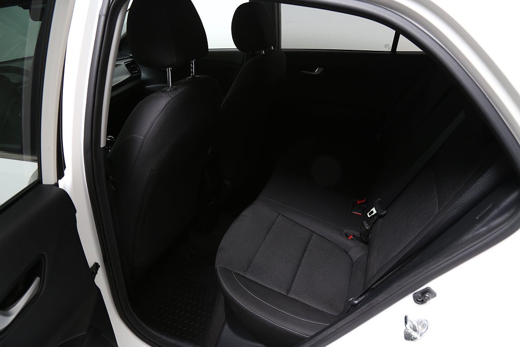 Kia Rio 1,2 84hk Launch Edition CarPlay P-sensorer