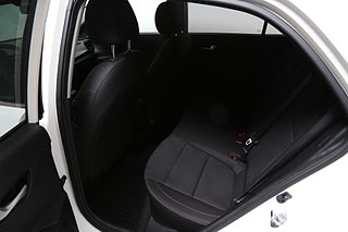 Halvkombi Kia Rio 23 av 24